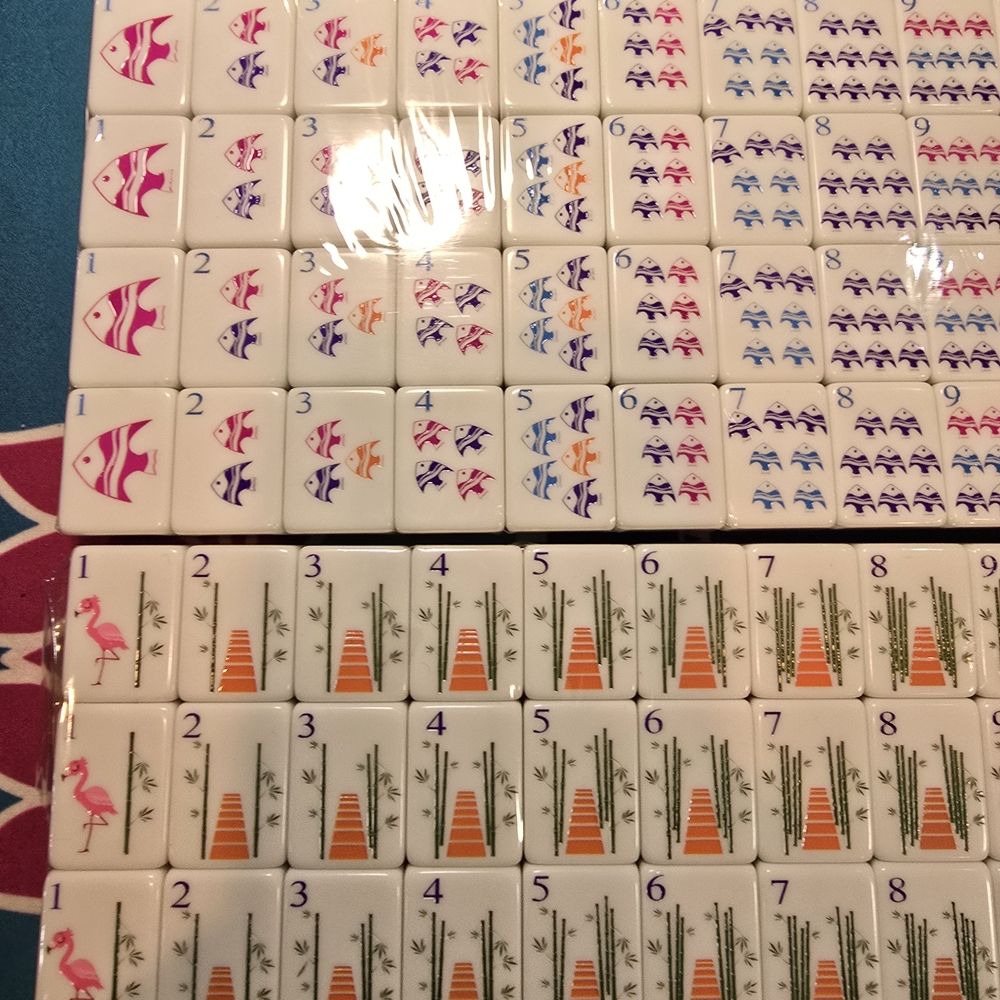 Island Vacation /  Hawaii / Caribbean / Mexico Mahjong Set with Kelly Green Back - Picture 8 of 10